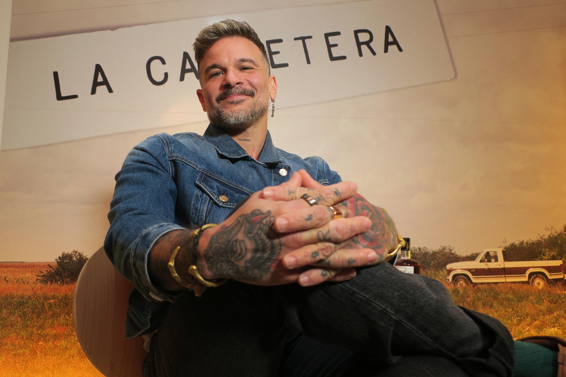 Pedro Capó presenta en su nuevo álbum “un retrato legítimo” de su vida: “La Carretera”