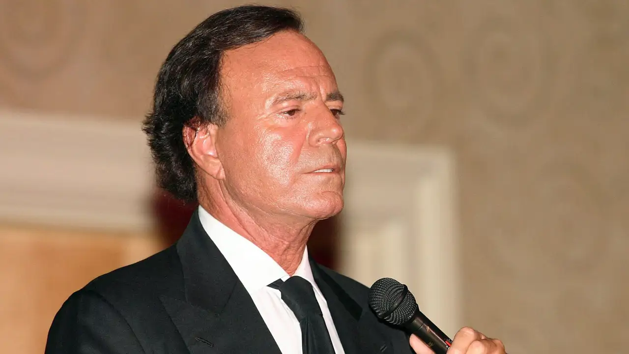 Julio Iglesias niega las acusaciones de abuso sexual: “Son absolutamente falsas”