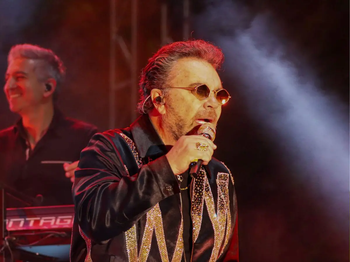 Mijares anuncia su retiro de los escenarios y agradece a sus fans por décadas de apoyo