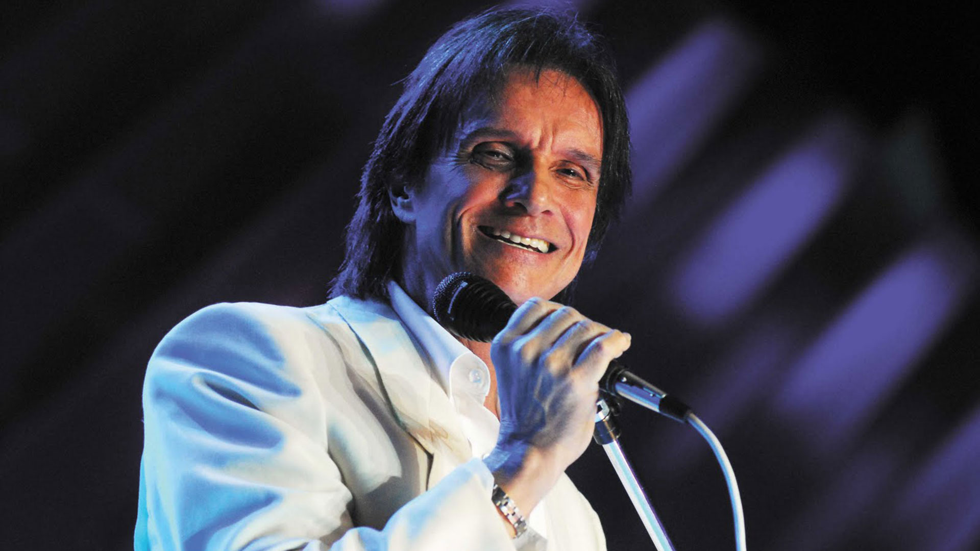 Hospitalizan a Roberto Carlos para una cirugía programada; reportan que evoluciona favorablemente